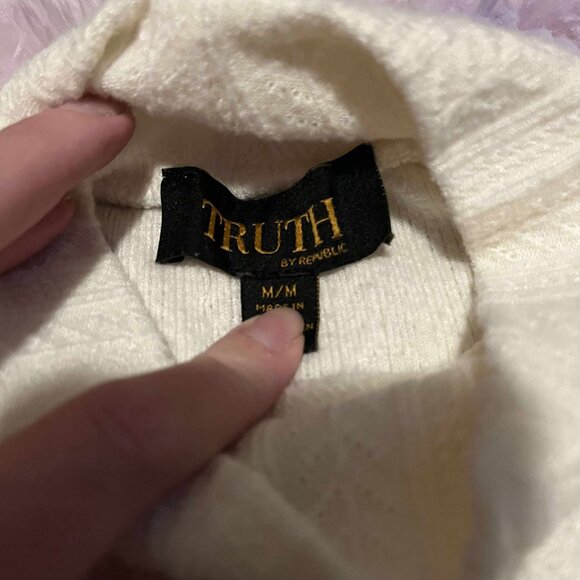 Truth by Republic Turtleneck Size Medium - Picture 7 of 8